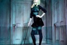 Claudia Schiffer: foto da dominatrice su Vogue