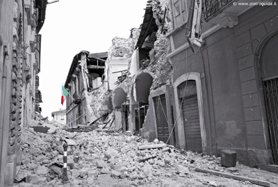 Il coraggio della speranza: le foto del terremoto in Abruzzo varcano i confini nazionali
