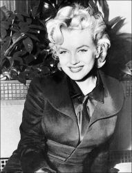 Marilyn non ha pace: messi all'asta "speciali nudi" della Monroe