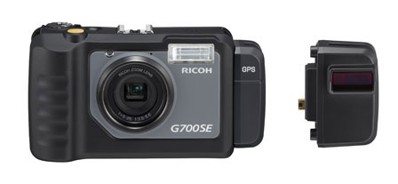 GPS, Wifi e Bluetooth: ecco la nuova fotocamera della Ricoh