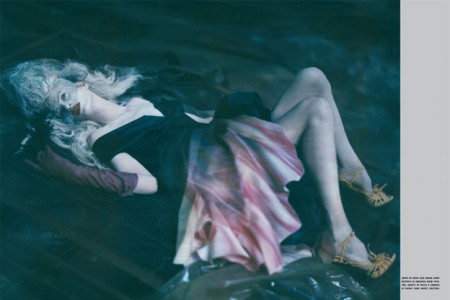 Kristen Mc Menamy, foto d'atmosfera per Vogue Italia