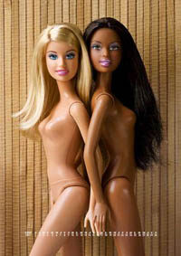 Polemiche per il calendario di Barbie hot