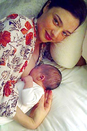 Miranda Kerr: scatti da mamma realizzati da Orlando Bloom