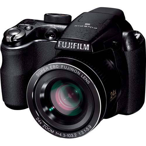  Fujifilm FinePix S3200, la bridge che riprende la reflex