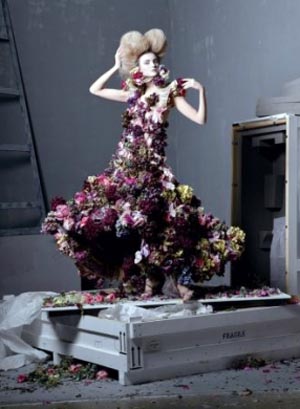 Alexander McQueen: omaggio fotografico di Vogue