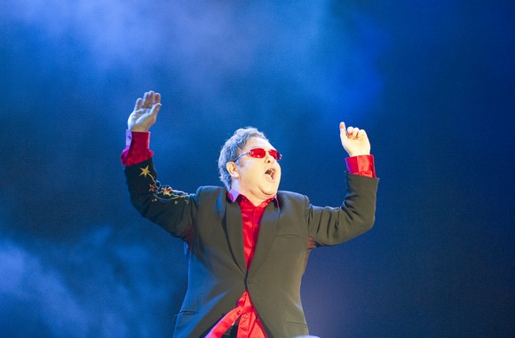 Foto Elton John in concerto all’Hydrogen Live Love Festival