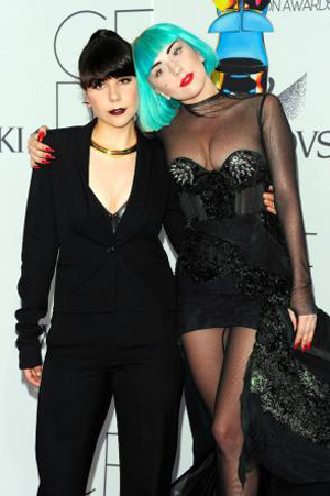 Lady Gaga presenta sua sorella: le foto
