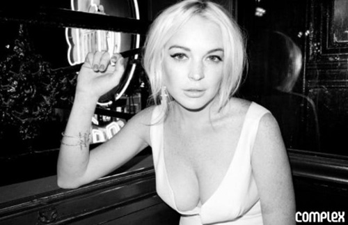 Lindsay Lohan ritorna con un servizio fotografico sexy