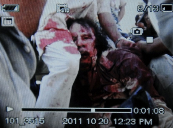 Foto Gheddafi morto