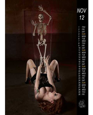 Un calendario 2012 macabro: arriva "Belle e bare"