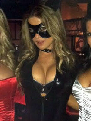 Carmen Electra: per il compleanno foto su Twitter