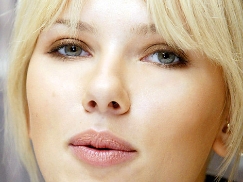 Scarlett Johansson foto nuda? Condannato l'hacker