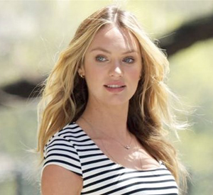 Candice Swanepoel, bellissima in un servizio fotografico