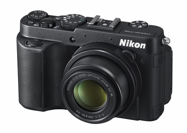 Nikon Coolpix P7700: precisione e manegevolezza