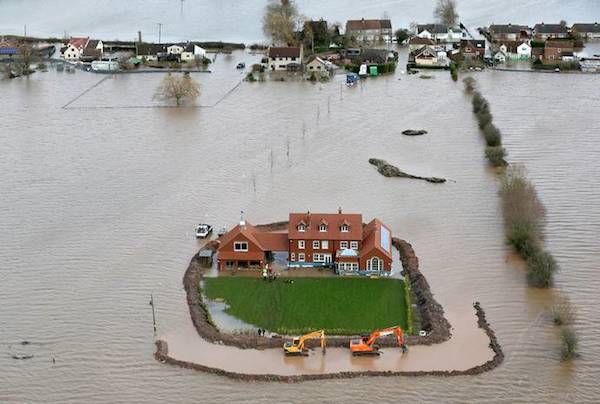 5 foto dell'alluvione in Inghilterra