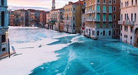 5 foto surreali che mostrano Venezia ghiacciata