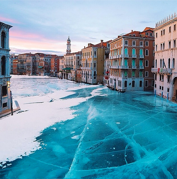 5 foto surreali che mostrano Venezia ghiacciata 