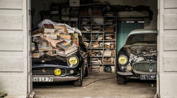 5 bellissime foto di auto d'epoca ritrovare in Francia