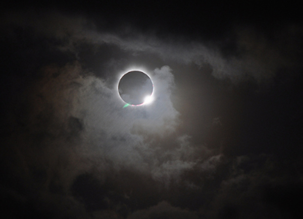 5 bellissime foto dell'eclissi di Sole 2015