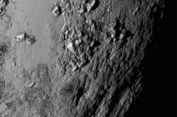 Le 5 più incredibili foto di Plutone visto da vicino